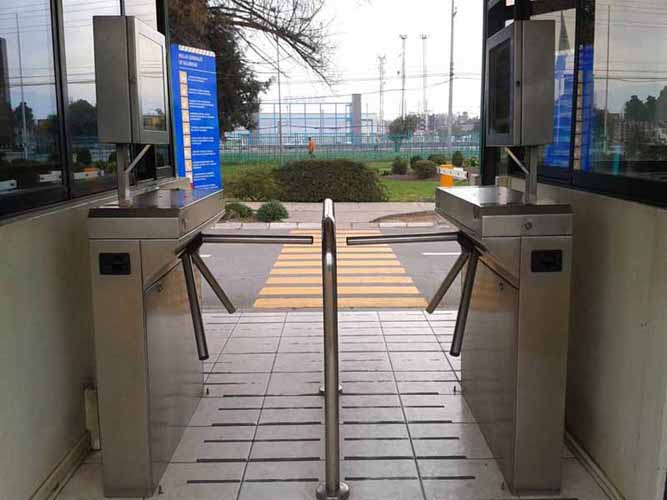 Torniquetes para control de acceso durante una parada de planta