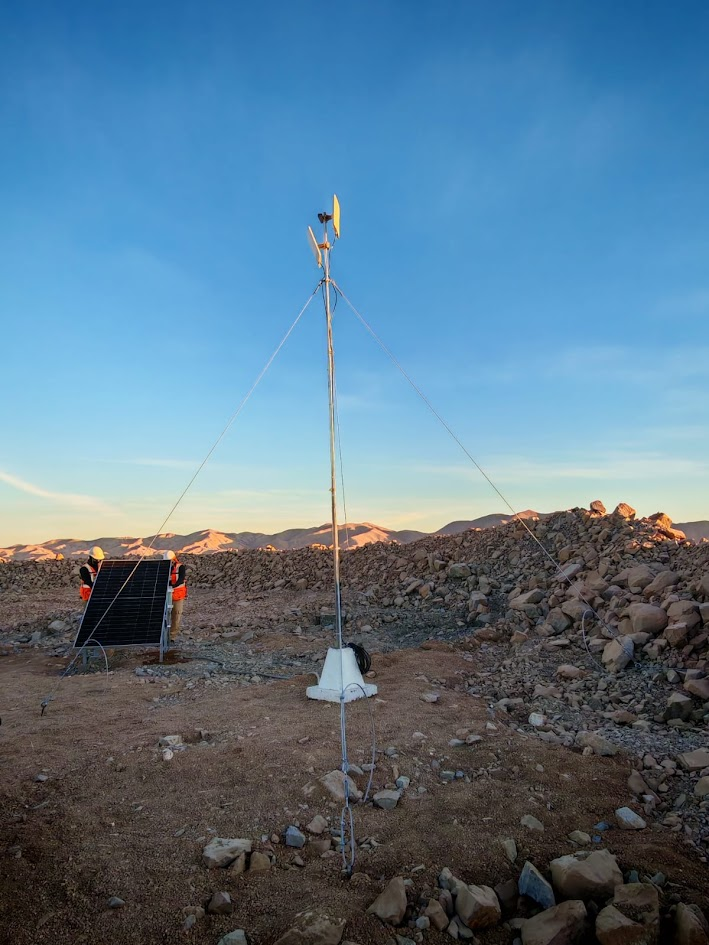 Antenas repetidoras en Mantos Blancos